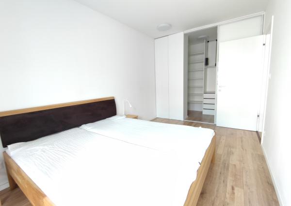 Prenájom 2 izb bytu s parkovaním a šatníkom NIVY - NOVOSTAVBA