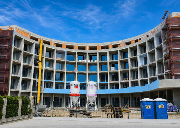 Predaj 2 a 3 izb apartmánov Bulharsko - Ravda (vo výstavbe 2028)