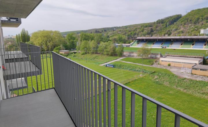 Prenájom 2 izb apartmán s parkovaním v novostavbe – BA Dubravka - fotografia 10